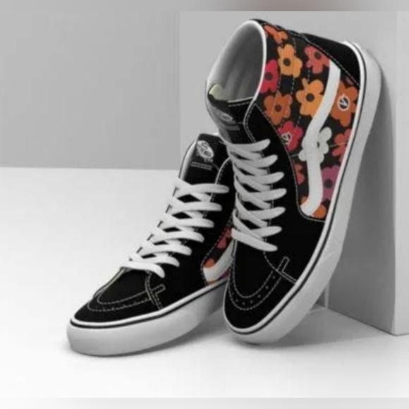 Vans Sk8-Hi Black Flower *NWT* - Picture 1 of 16